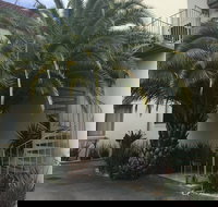 Brunswick Tower Hotel - Foster Accommodation