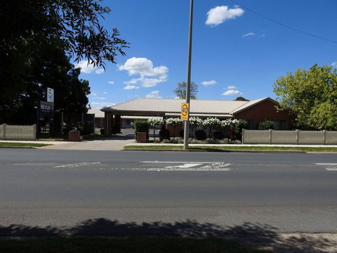 Wine Village Motor Inn - Foster Accommodation 2