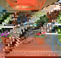 Grand Country Lodge Motel - Foster Accommodation