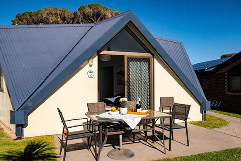 Beach Cabins Merimbula - Foster Accommodation 2