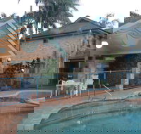 Aqua Villa Resort - Foster Accommodation