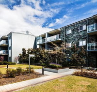 Airport Apartments by Vetroblu - Foster Accommodation