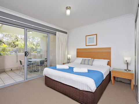 Shoal Bay Beachclub Apartments - Foster Accommodation 6