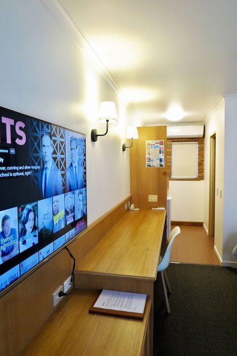 Summerhill Motor Inn - Adult Only - Foster Accommodation 5