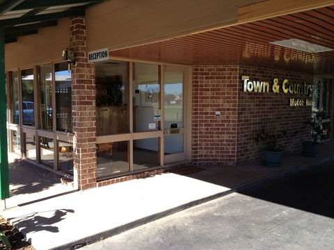 Town & Country Motor Inn Forbes - Foster Accommodation 3