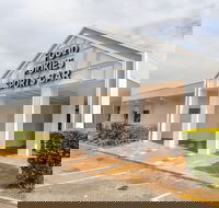 Sunnybank Hotel - Foster Accommodation