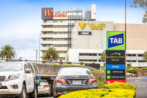 Nightcap At Shoppingtown Hotel - Foster Accommodation 0