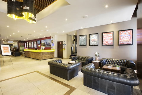 Nightcap At Shoppingtown Hotel - Foster Accommodation 4
