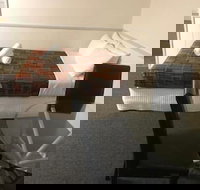 Parkside Inn Motel - Foster Accommodation