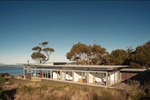 Avalon Coastal Retreat - Foster Accommodation 2