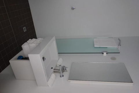 Avalon Coastal Retreat - Foster Accommodation 6
