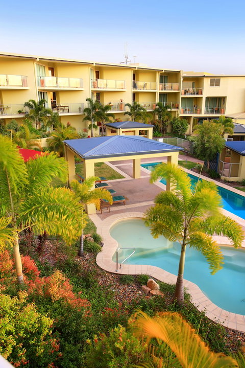 Caloundra Central Apartment Hotel - Foster Accommodation 1