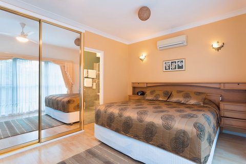 Villa Della Rosa Bed & Breakfast - Foster Accommodation 6