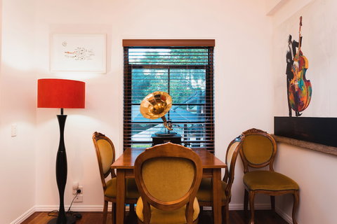 Villa Della Rosa Bed & Breakfast - Foster Accommodation 4