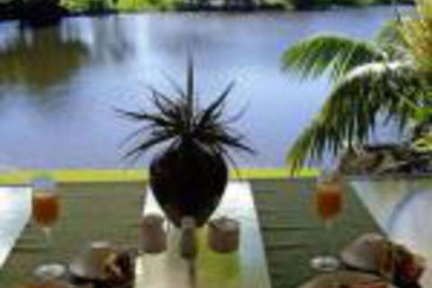 Alexander Lakeside Bed & Breakfast - Foster Accommodation 0