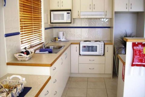 Alexander Lakeside Bed & Breakfast - Foster Accommodation 2