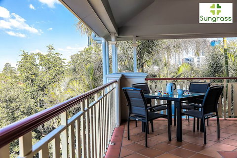City Park Apartments - Foster Accommodation 4