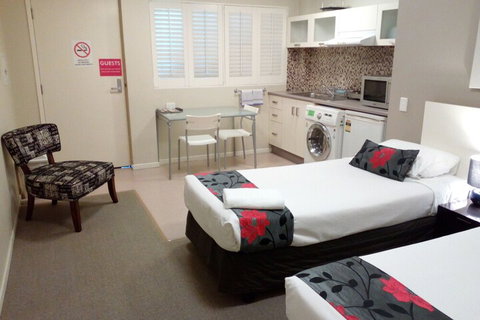 Brisbane Street Studios - Foster Accommodation 5