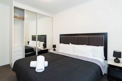 Eastwood Furnished Apartments - Foster Accommodation 6