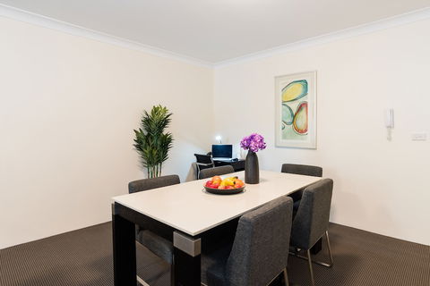 Eastwood Furnished Apartments - Foster Accommodation 0