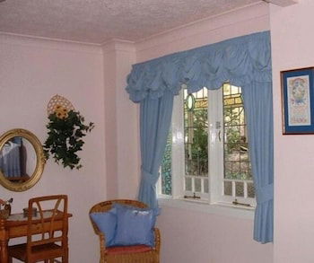Riviera Bed And Breakfast - Foster Accommodation 6