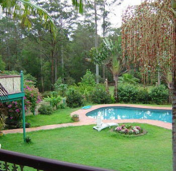Riviera Bed And Breakfast - Foster Accommodation 1