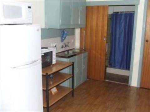 Ambience Holiday Apartments - Foster Accommodation 3
