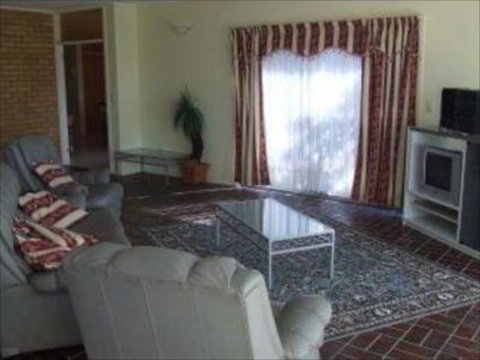 Ambience Holiday Apartments - Foster Accommodation 1