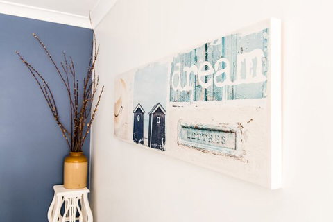 Anne's Waterfront Haven B&B - Foster Accommodation 3