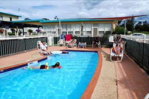 Mermaid Holiday Units - Foster Accommodation 0