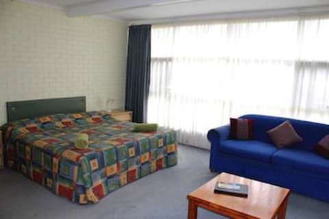 Mermaid Holiday Units - Foster Accommodation 6