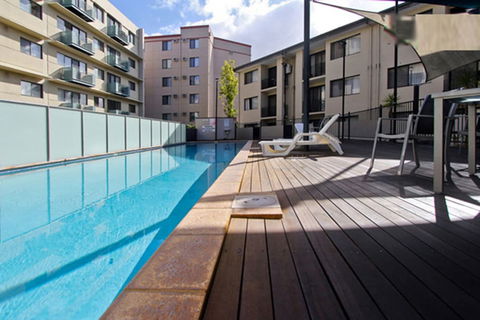 Duke's Apartments - Foster Accommodation 3