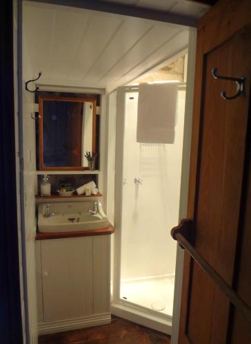 Orfords Sanda House B & B - Foster Accommodation 4