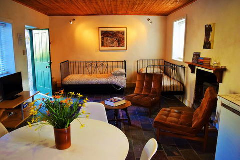 Cleburne Homestead - Foster Accommodation 7