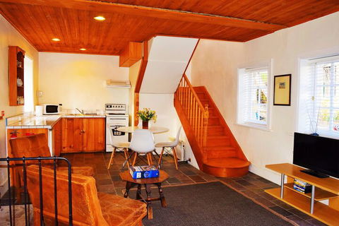 Cleburne Homestead - Foster Accommodation 6