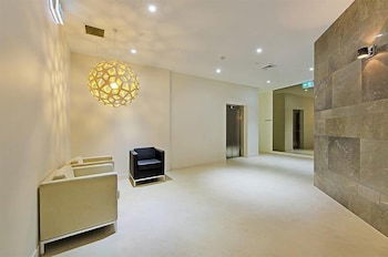 Wyndel Apartments - Harbour Watch - Foster Accommodation 1