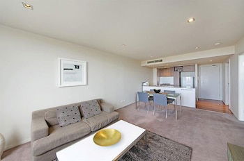 Wyndel Apartments - Harbour Watch - Foster Accommodation 3