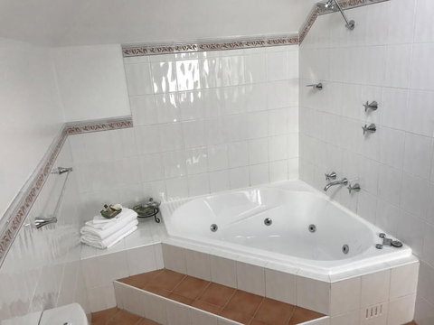 Valley Of The Waters B&B - Foster Accommodation 5