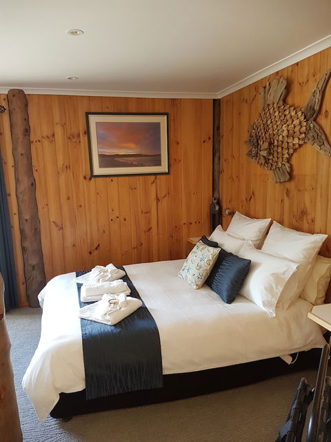 Bed In The Treetops Bed & Breakfast - Foster Accommodation 6