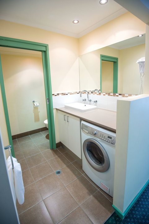 Tuscany Apartments - Foster Accommodation 1
