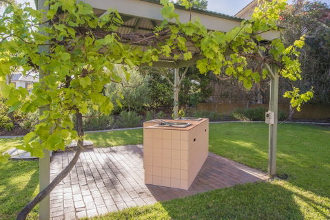 Tuscany Apartments - Foster Accommodation 2