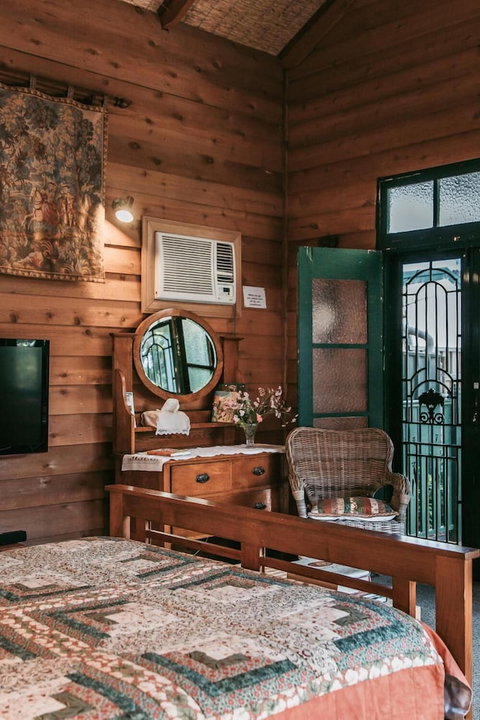 Peppercorns Bed And Breakfast - Foster Accommodation 3