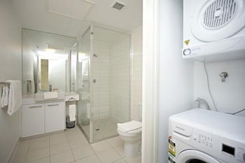 Astra Apartments - Docklands - Foster Accommodation 1