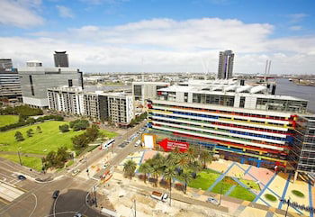 Astra Apartments - Docklands - Foster Accommodation 0