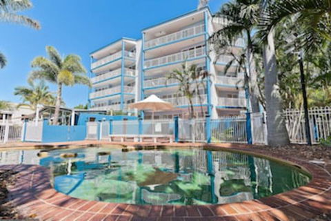 White Crest Apartments - Foster Accommodation 0