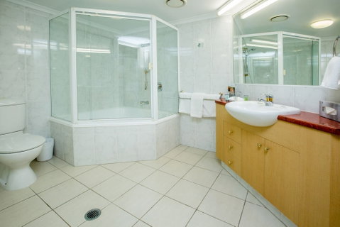 Springwood Tower Apartment Hotel - Foster Accommodation 4