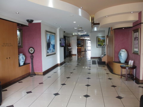 Springwood Tower Apartment Hotel - Foster Accommodation 0