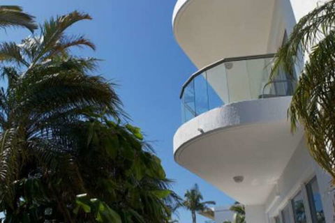 Arc Resort - Foster Accommodation 4