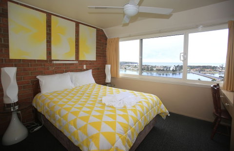 Pacific Heights Holiday Apartments & Munn's Tower House - Foster Accommodation 4