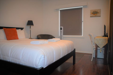 North Ryde Guest House - Foster Accommodation 6